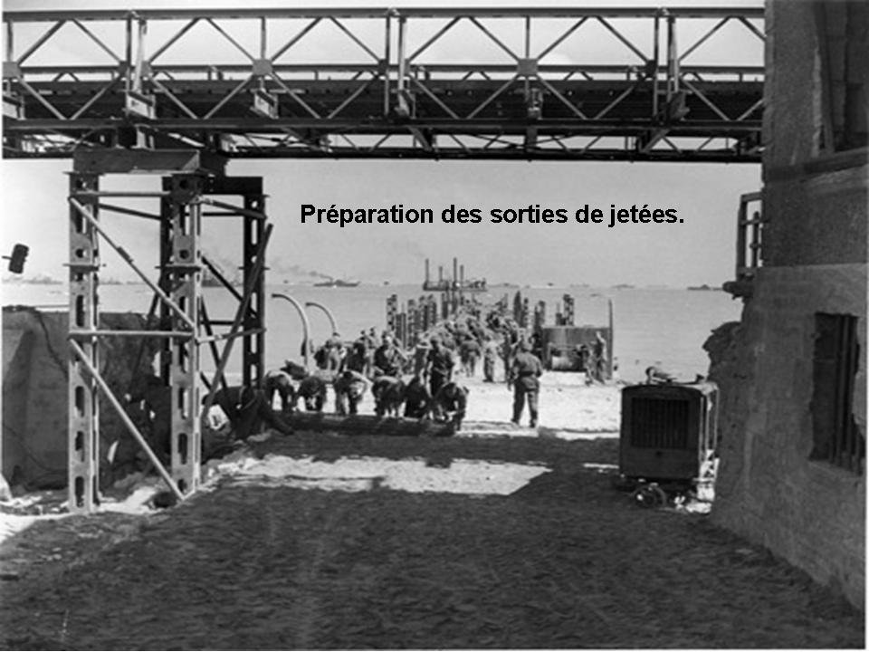 Préparation de la sortie du port artificiel d'Arromanches