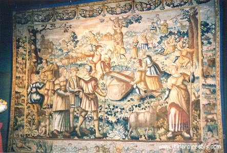 Tapisserie représentant des scènes de jeux Château de Blois Tapisserie représentant des scènes de jeux Château de Blois