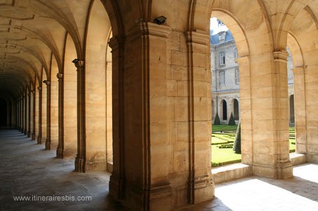 Cloitre de l'Abbaye aux Hommes de Caen