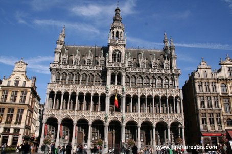 La Halle aux pains dite la maison du Roi
