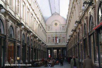 La galerie Saint Hubert à Bruxelles La galerie Saint Hubert à Bruxelles