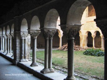 Le cloitre de la cathédrale de Saint Lizier