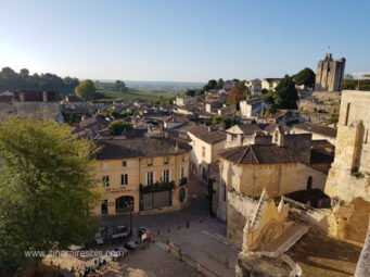 Visite de Saint Emilion les toits de la ville