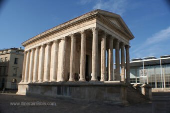 Nîmes la maison carrée