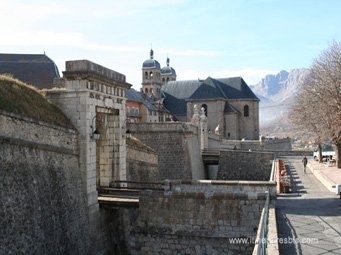 Ville de Briançon l'une des entrées de la citadelle fortifiée par Vauban