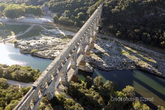 Pont du Gard vue aérienne du site antique