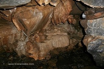 Grottes de Doolin et stalactites