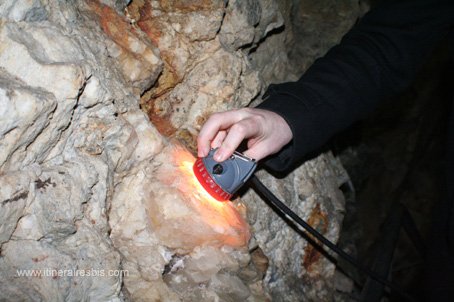 Visite de la mine de Glengowla dans une galerie du Calcite