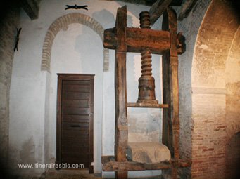 Abbaye di Fiastra un pressoir à vin
