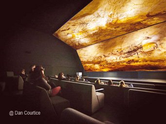 Grotte de Lascaux salle de projection @ Dan Courtice