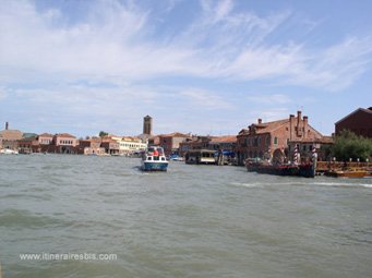 L'arrivée en vaporetto à Murano L'arrivée en vaporetto à Murano