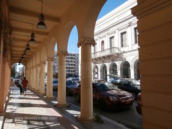 Visite de Patras les arcades Visite de Patras les arcades