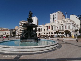 Visite de Patras la grand-place Visite de Patras la grand-place