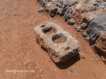 Site archéologique de Malia pierre taillée pour piler du grain