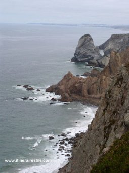 Les falaises de Cabo da Roca, dites "Bouche de l'Enfer"