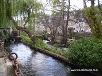 La rivière l'Aven qui traverse Pont Aven