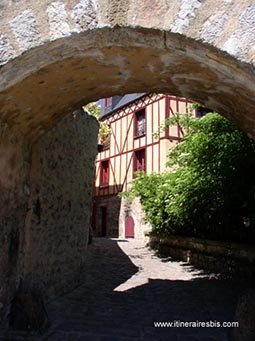 L'une des ruelles de la vieille ville du Mans