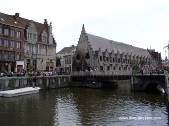 Le marché couvert (la Grande Boucherie) datant de 1251 à Gand