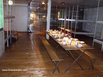 Musée Escal'Atlantique, reconstitution d'une cabine passagers de 3ème classe avec couchettes, du paquebot Champagne