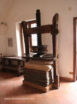 Musée du papier presse pour serrer le papier