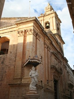 Il fait bon flâner dans les rues de la Mdina à Malte