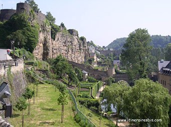 Luxembourg: Les casemates ont été creusées à même la falaise