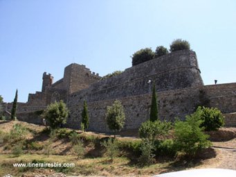 La forteresse de Montalcino le sud de la Toscane