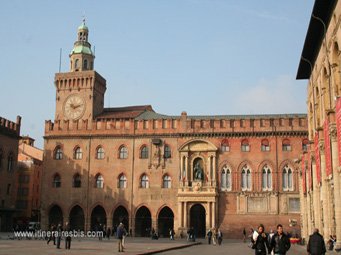 Visite de Bologne: La Piazza Maggiore