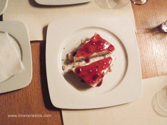 Gâteau au yaourt grec et fruits rouges