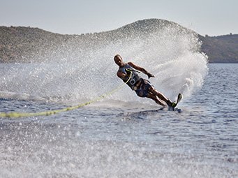 Hôtel Elounda Bay Palace à Elounda pratique du ski nautique