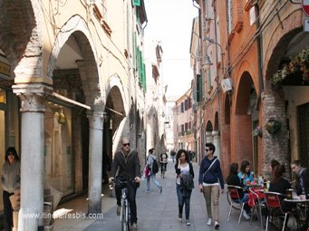 Balade dans les rues de Parme class= Balade dans les rues de Parme