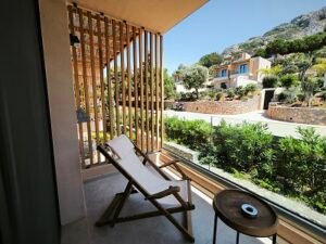 Nest hotel, Crete