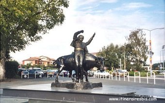 Statue d'un "écarteur" lors d'une corrida à Dax Dax, un écarteur, corida